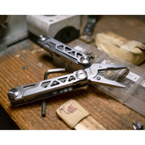 Boker Plus – Multifunkcionalna kliješta Specialist Pro