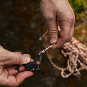 Gentlemen's Hardware – Obesek orodje Explorer 6u1 No. 757